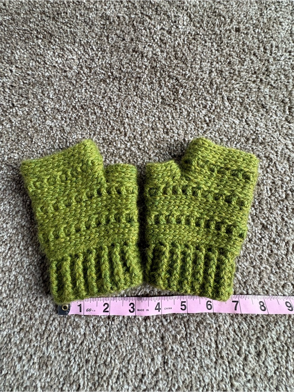 Handmade Green Fingerless Gloves - Picture 4 of 4